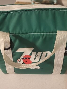Vintage 7 UP/ Soft Vinyl Cooler Bag/ ICE 'N' TOTE/ USA